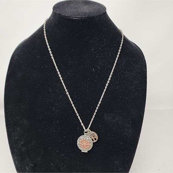 Vintage Tree of Life Charm Aromatherapy Essential Oil Locket Chain 26 Inches - Picture 4 of 4